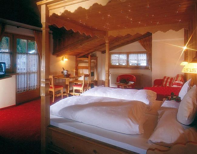 פוצה די פאסה Hotel Garni San Nicolo מראה חיצוני תמונה