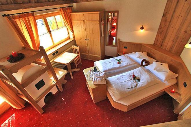פוצה די פאסה Hotel Garni San Nicolo מראה חיצוני תמונה