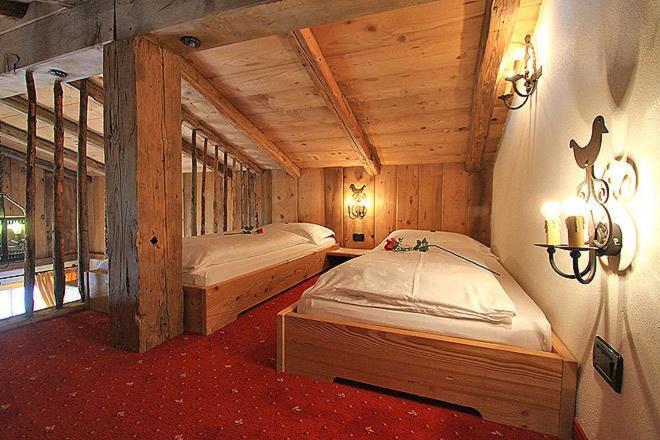 פוצה די פאסה Hotel Garni San Nicolo מראה חיצוני תמונה