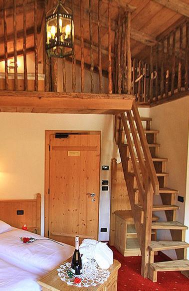 פוצה די פאסה Hotel Garni San Nicolo מראה חיצוני תמונה