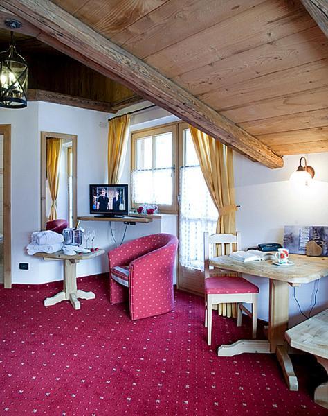 פוצה די פאסה Hotel Garni San Nicolo מראה חיצוני תמונה